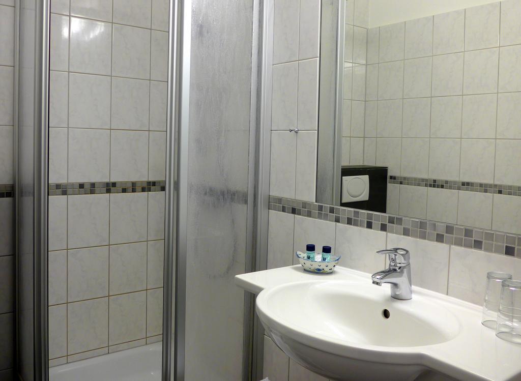Dummerhotel Strandlust Lembruch Zimmer foto